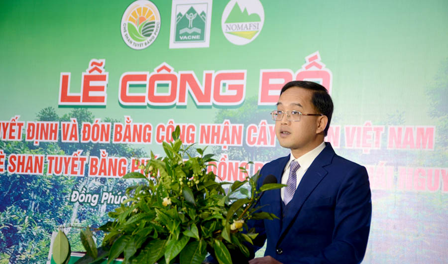 A person in a suit and tieAI-generated content may be incorrect.