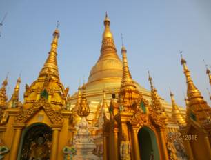 E:\MYANMAR 02.2016\PAGODAS\SHWEDAGON\IMG_2009.JPG