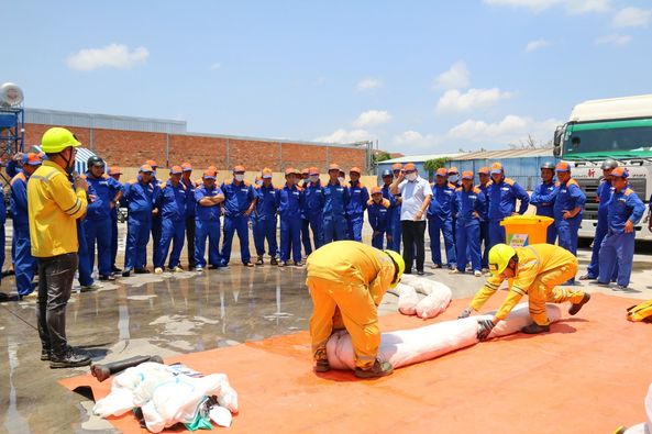 Trung tâm Ứng phó sự cố Môi trường Việt Nam (SOS) tổ chức tập huấn  ứng phó sự cố tràn dầu cho Công ty Xăng Dầu An Giang