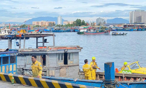 Nâng cao năng lực ứng phó sự cố tràn dầu tại âu thuyền và cảng cá Thọ Quang