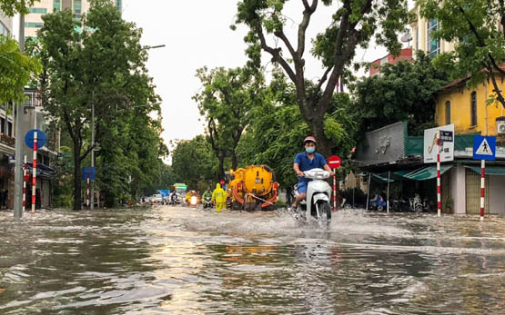 Mưa lũ gia tăng bất thường, chuyên gia cảnh báo rủi ro thiên tai khốc liệt