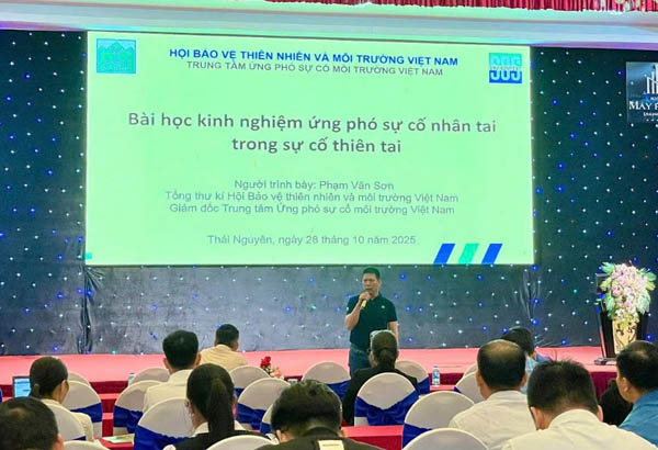 Cảnh báo “sự cố kép” về môi trường