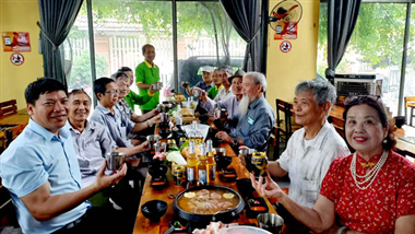 Environmental Cycling Club meets to discuss activities towards the 8th Congress of Vietnam Association for Conservation of Nature and Environment (VACNE)
