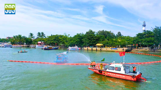 Vietnam Environmental Incident Response Center provides training to improve the capacity to handle oil spills for Border Guard officers and soldiers of Quang Nam province