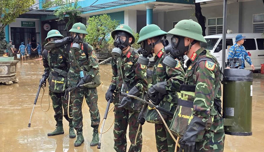 A group of people in military uniformsAI-generated content may be incorrect.